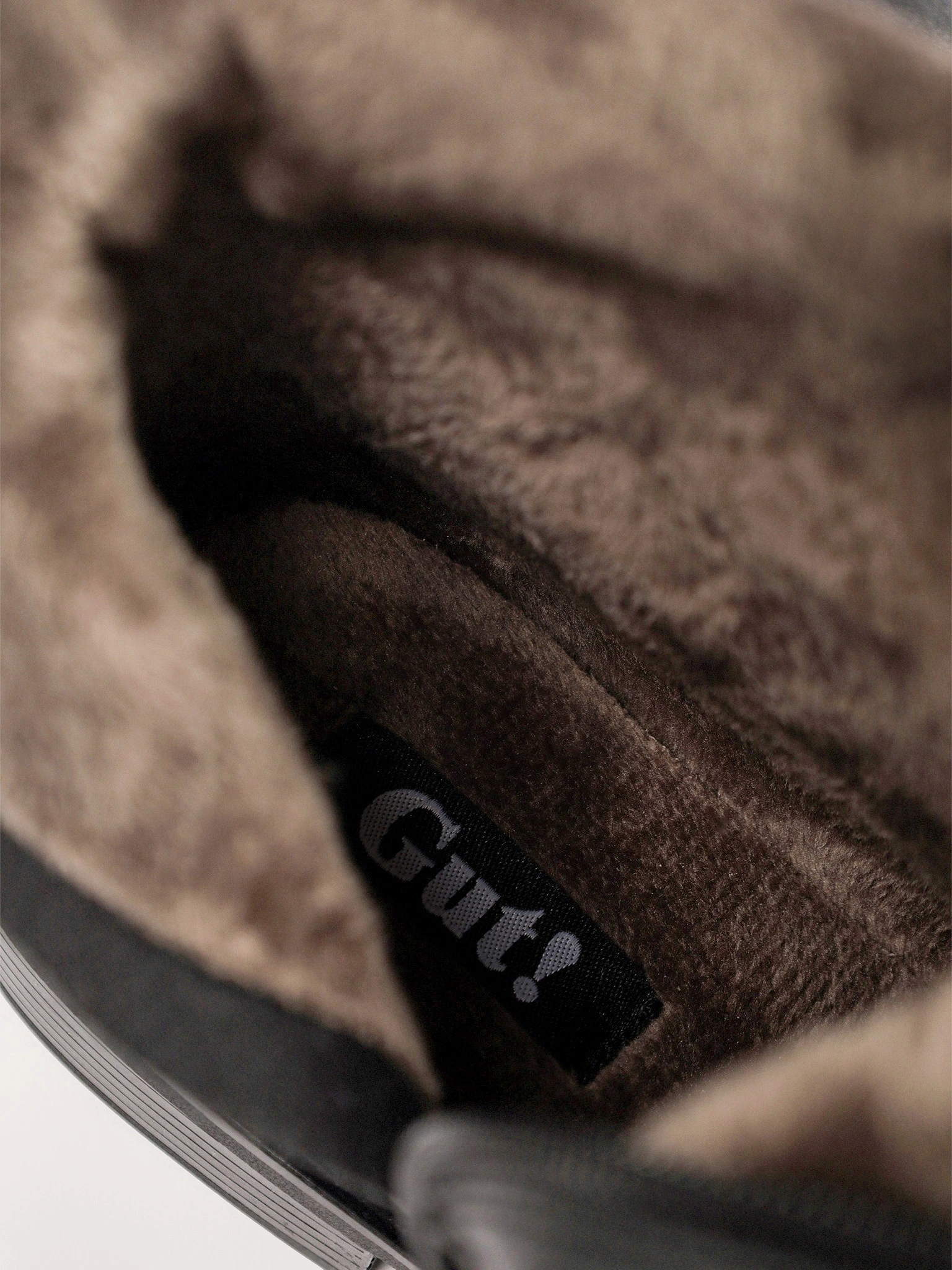 Ботфорты черного цвета на низком каблуке